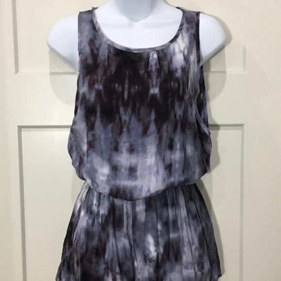 Audrey 3+1 tie dye blue grey sleeveless romper size small NWT - Picture 3 of 8